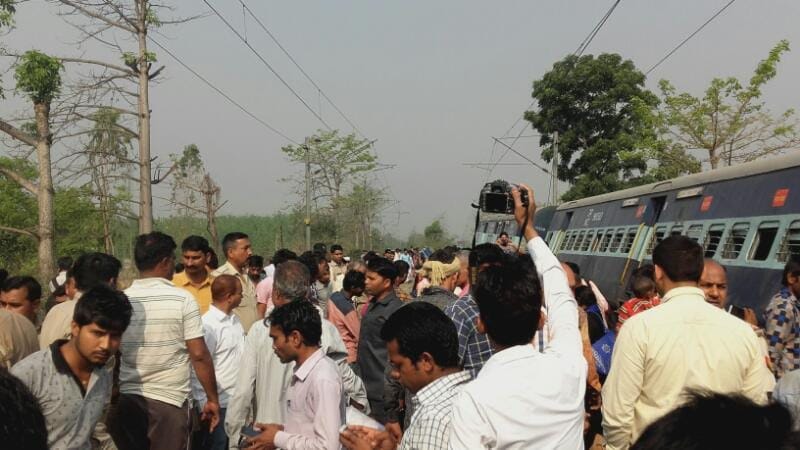 Meerut Lucknow Rajya Rani Express derail near Rampur