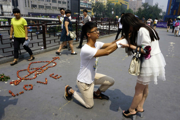 Romeo Wannabe Proposed With Lychees,but rejected