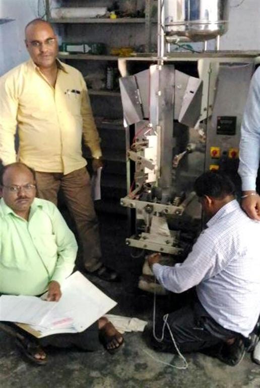 Sealing two machines of packing raid on water plants