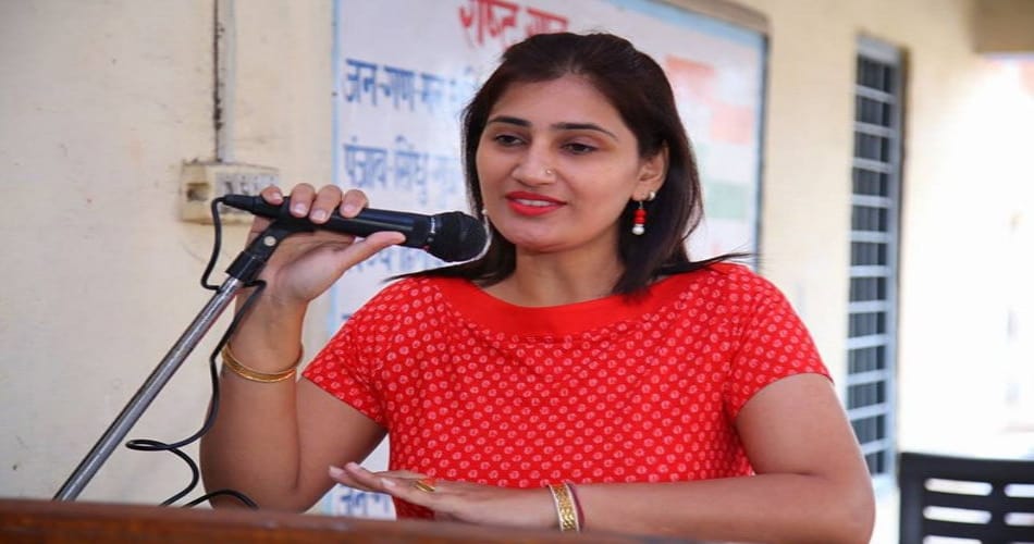 BJP Leader Preeti Jauhar Win Mrs.India Contest