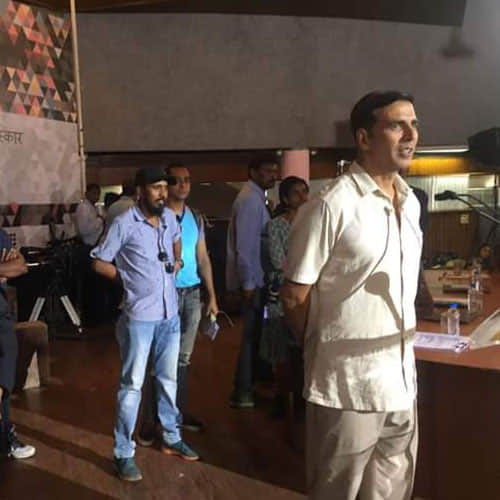 Amitabh Bachchan Shoots For Akshay Kumar's 'Pad Man' Along With Sonam Kapoor