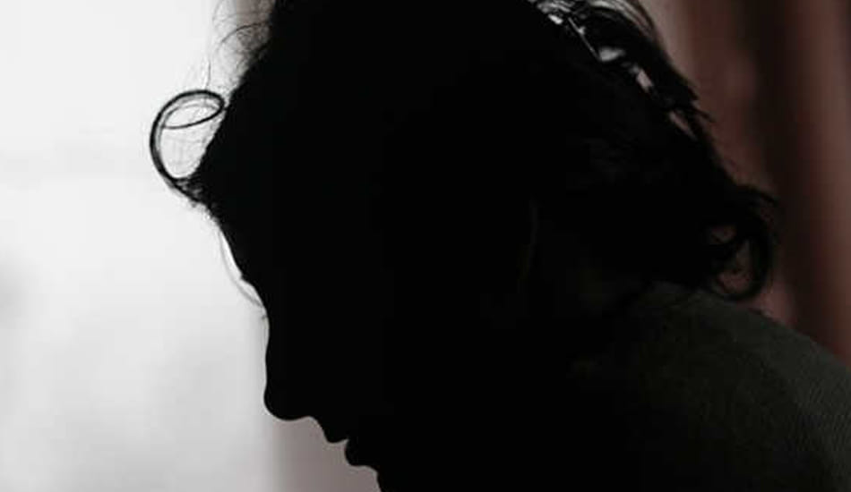 try to undress the girl at kanpur
