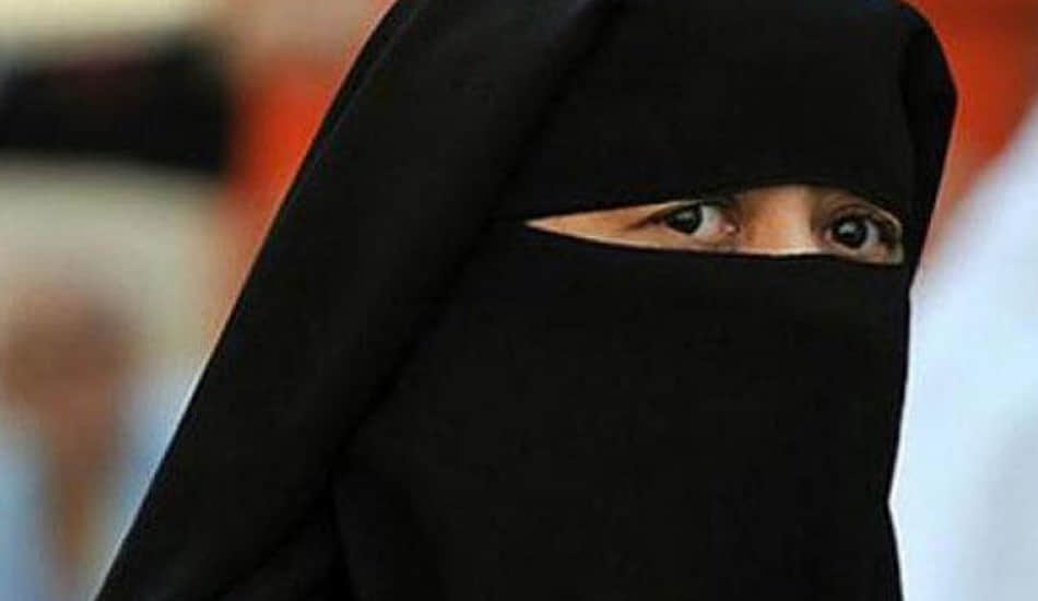 muslim women reaches cm yogi 
