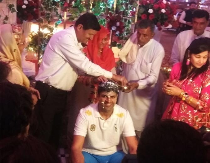 India's Youngest MP Dushyant Chautala Dance on DJ in wedding  Celebration
