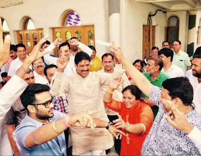 India's Youngest MP Dushyant Chautala Dance on DJ in wedding  Celebration
