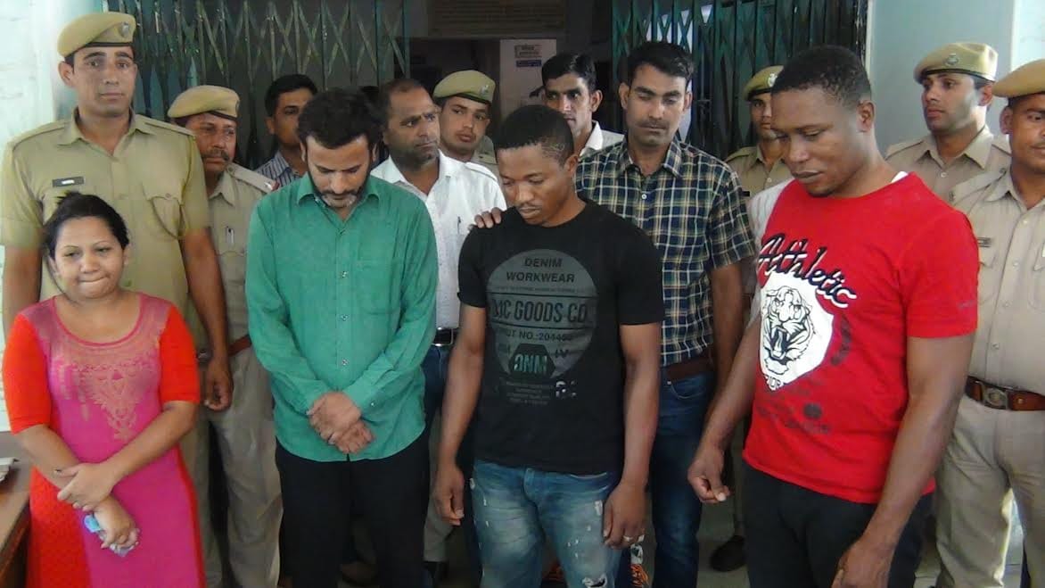 five man arrested to online fraud 