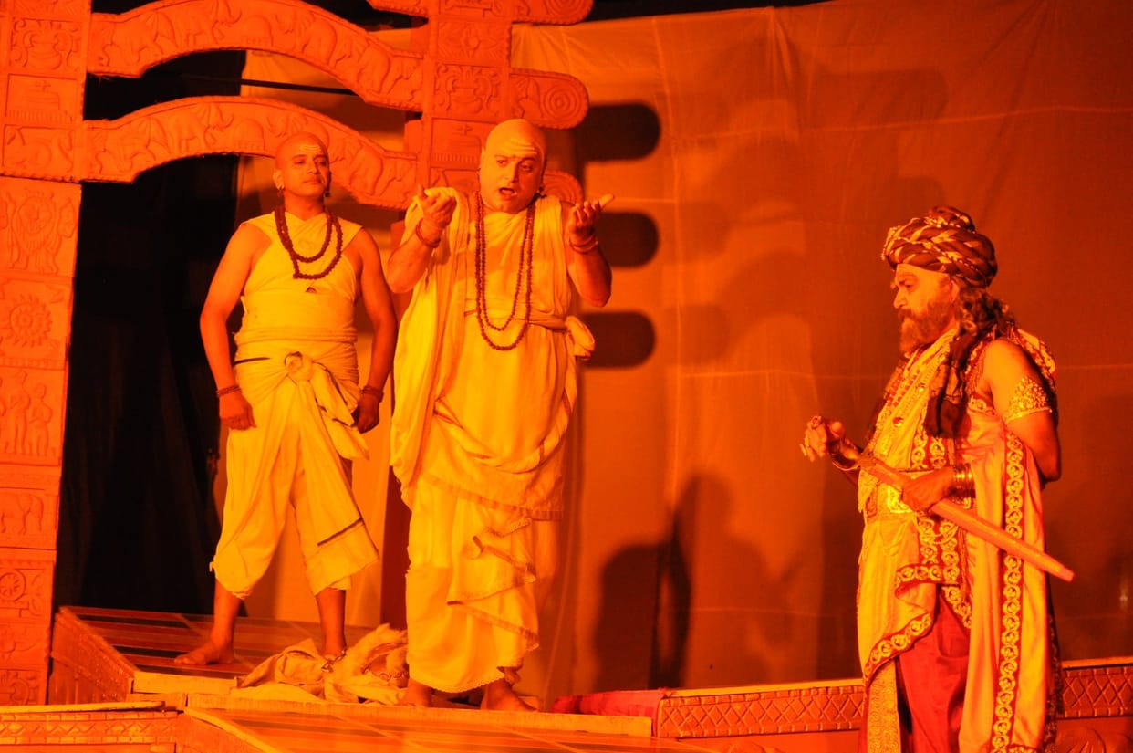 Play Chanakya