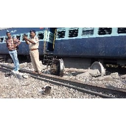 enginer and officer dispute on derailment