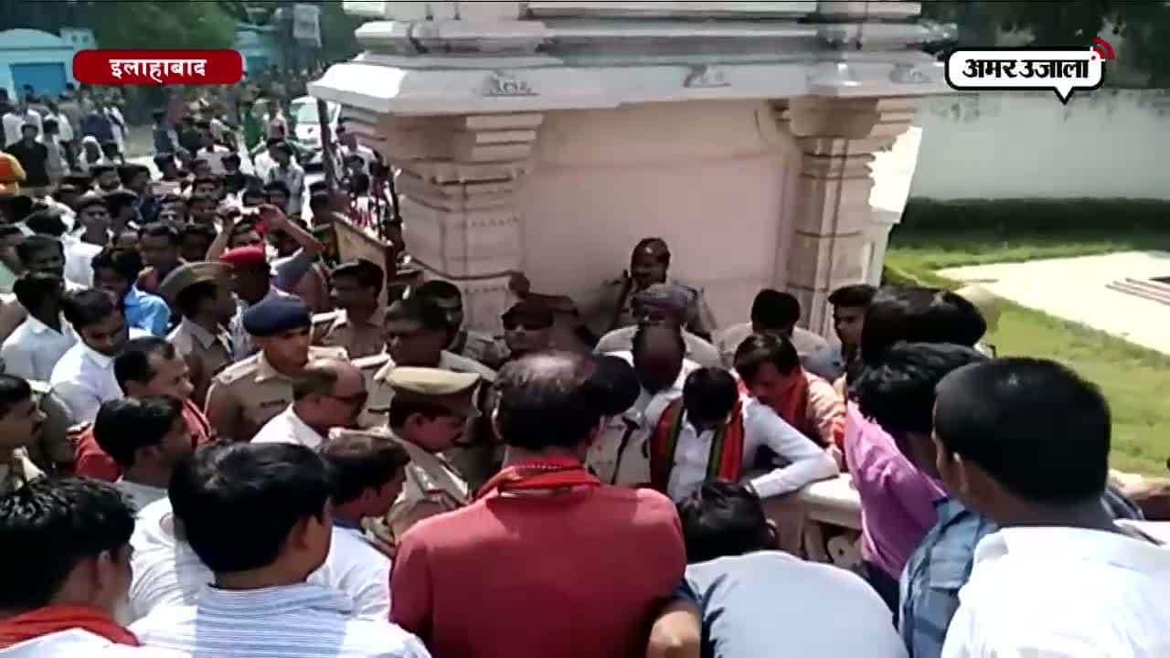 शिव मंदिर में मांस