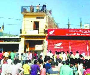 Contractor's death due to HT line grip
