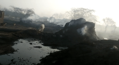 late night a big fire broke out in a villege near dudu ajmer road