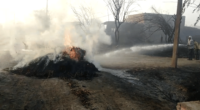 late night a big fire broke out in a villege near dudu ajmer road