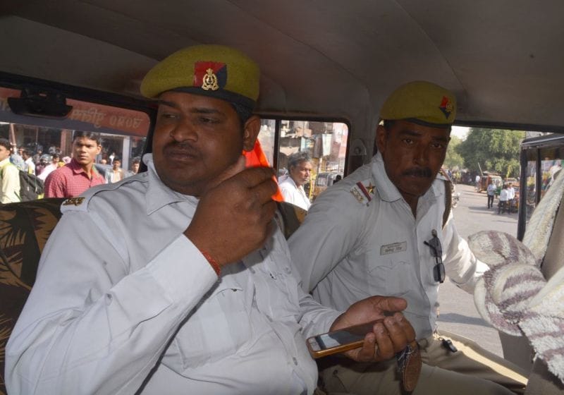 Three policemen detained on illegal recovery