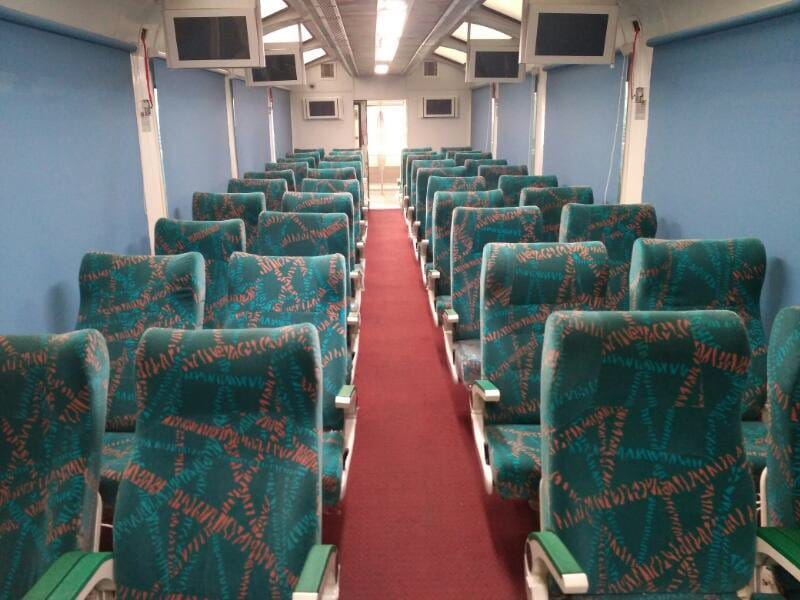 Railway makes airplanes like Vistadome coach, see pictures 