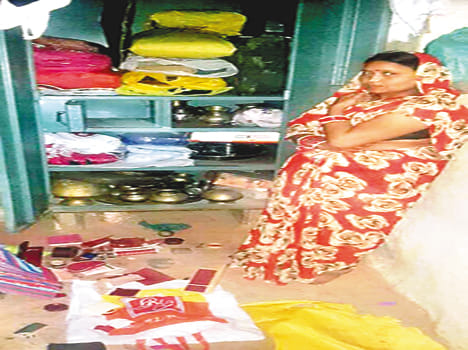 Two lakhs of luggage from two houses