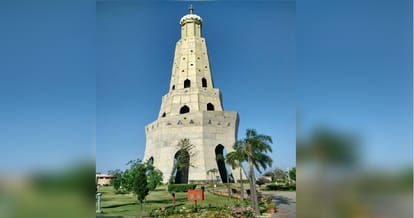 grand memorial fateh burj faces crisis 