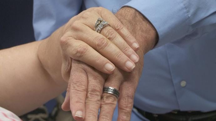 Married couple struggling to conceive discover they're twins