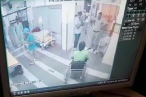 came to the hospital on a wheelchair and absconded in front of the police