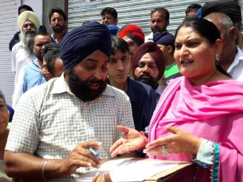 Opposition to open liquor shop, protest against public, MLA's closure shop closed, Fatehgarh Sahib