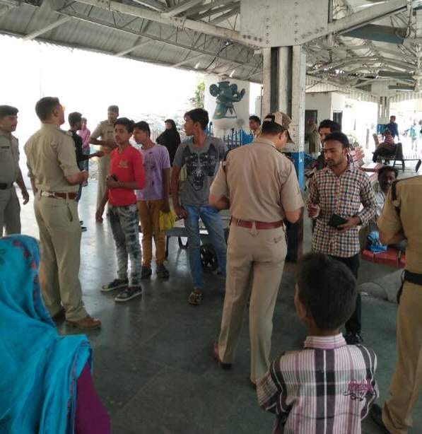 Dabish, questioning at railway station in search of suspects.