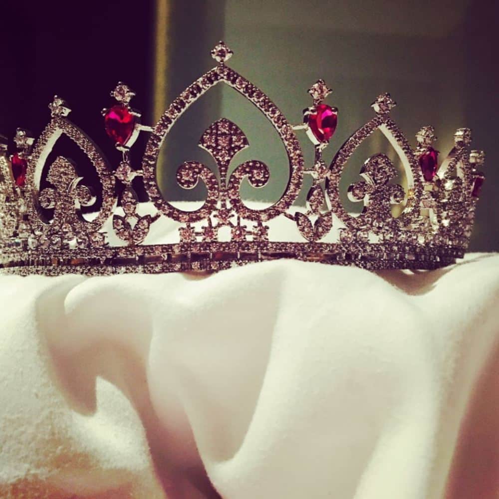 Anukriti Gusain Got title of miss india uttrakhand