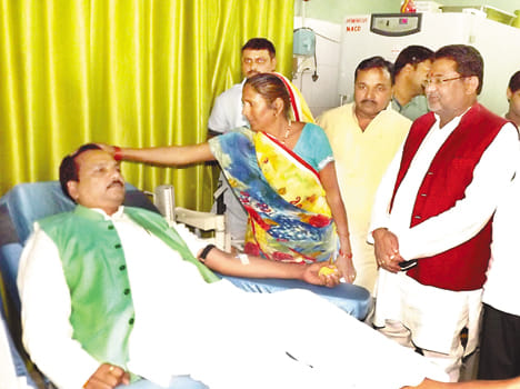 MLA donates blood donation on behalf of victim's mother