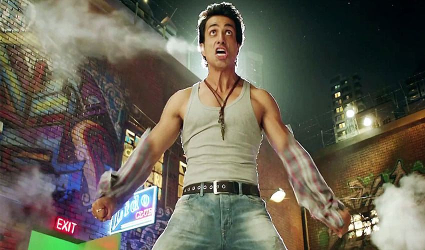 After Twitterites Rants Over Sonu Nigam's Azaan Tweet, It's Sonu Sood's Turn