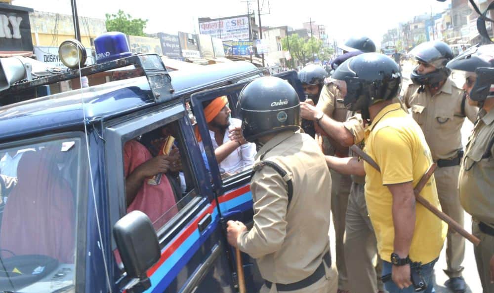 lathi charge on students in bms college