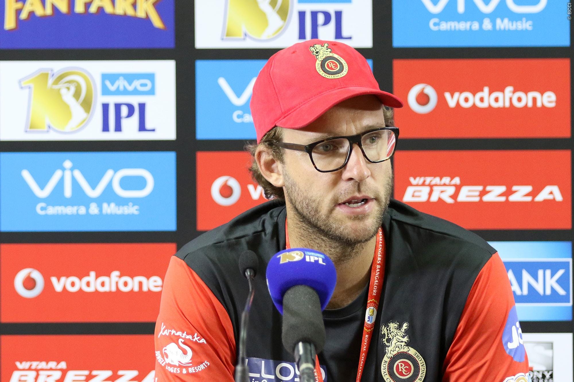 Royal challengers bangalore team management sacked Daniel Vettori and others