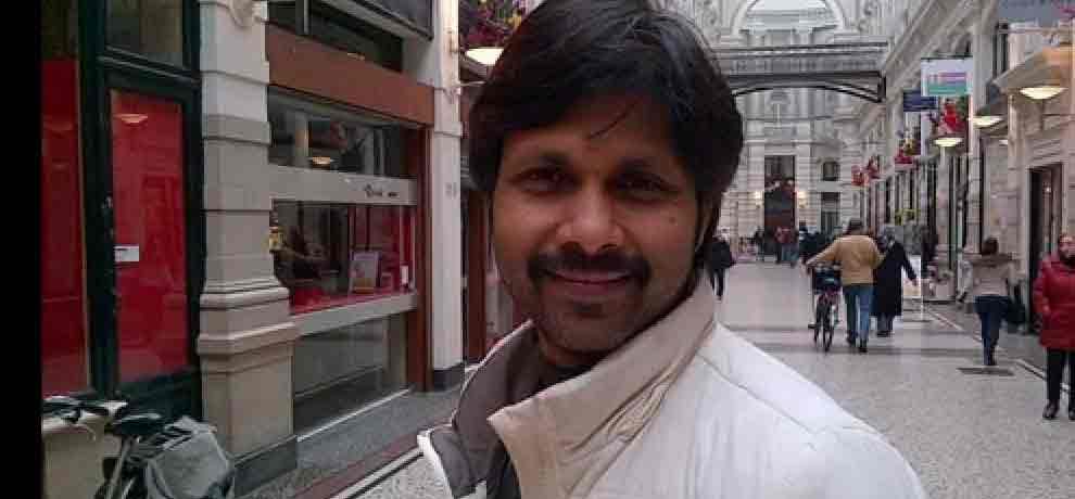 know all about ias officer hari om who sent cm yogi adityanath for 11 days of jail in 2007