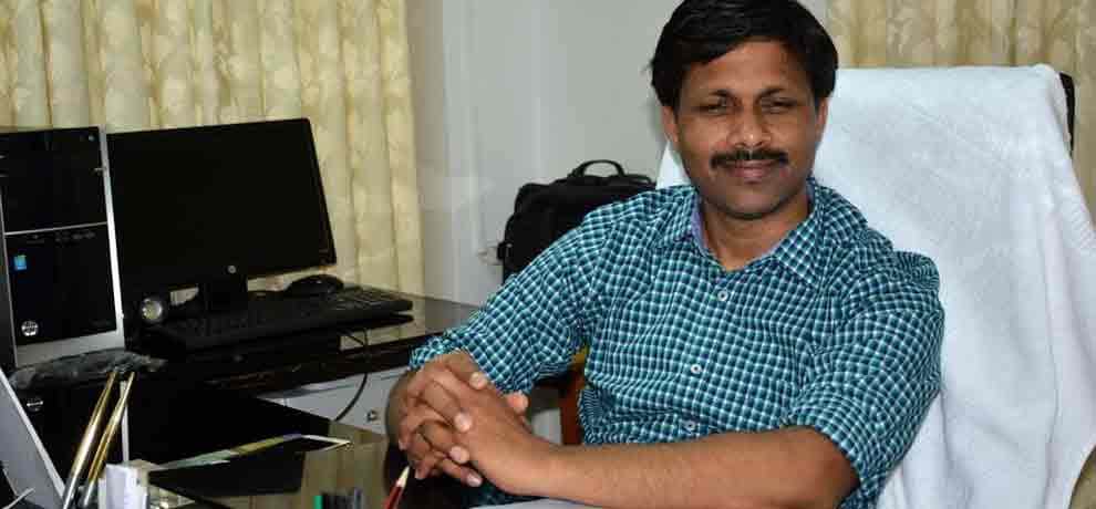 know all about ias officer hari om who sent yogi adityanath for 11 days of jail in 2007