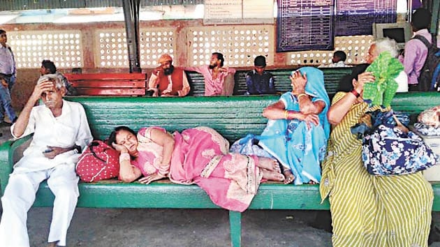 Gomti including several trains canceled