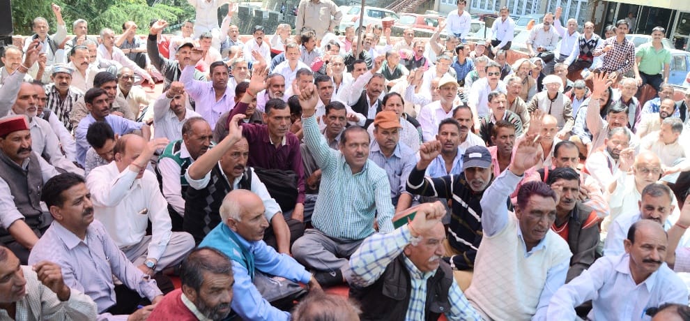 Protest By Electricity board technical staff association