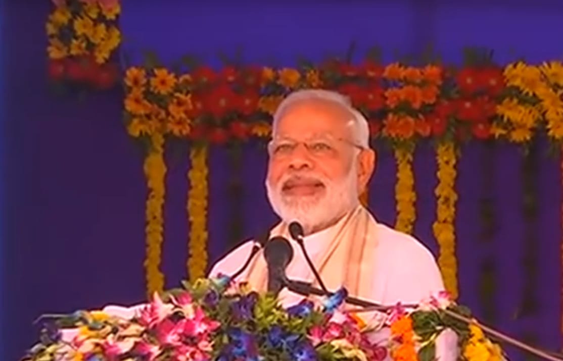 PM Narendra Modi breaks security protocol to meet a 4 year old girl