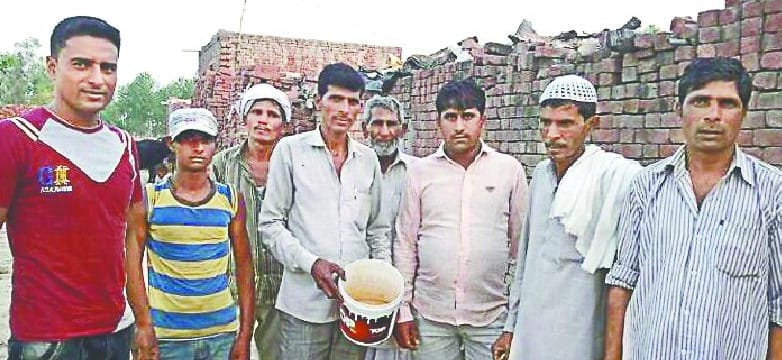 People suffering from riot victims getting contaminated water
