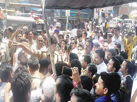 Trades on the road against CO on abuses