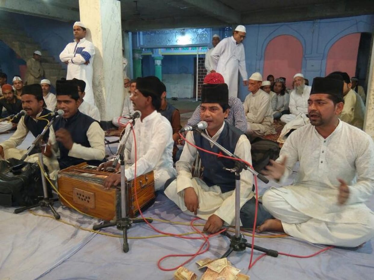 sabhee dharmon ke log shirakat kar maang rahe dua