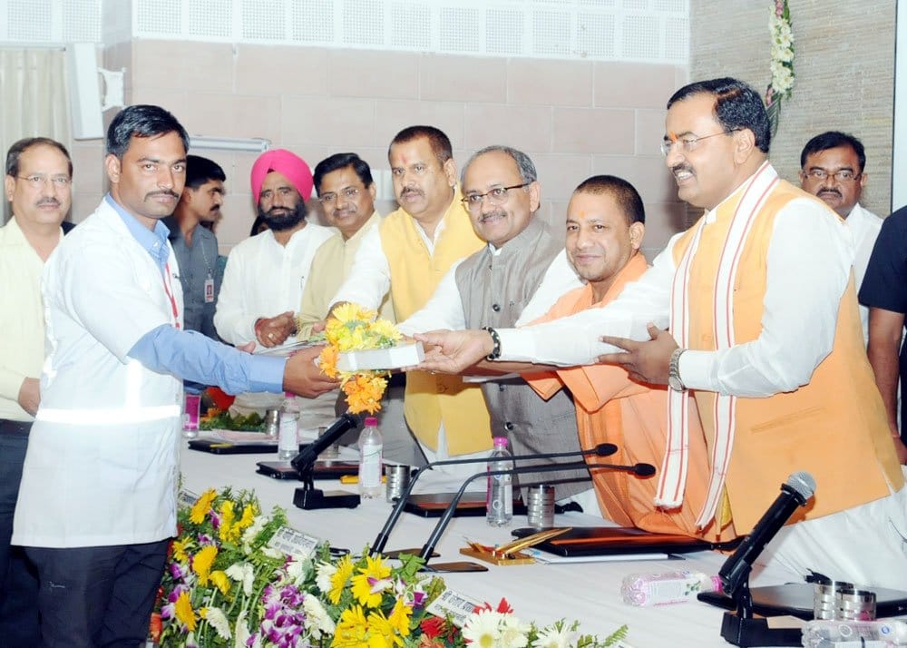 Yogi's ALS Ambulance better than Akhilesh's Samajwadi Ambulance 