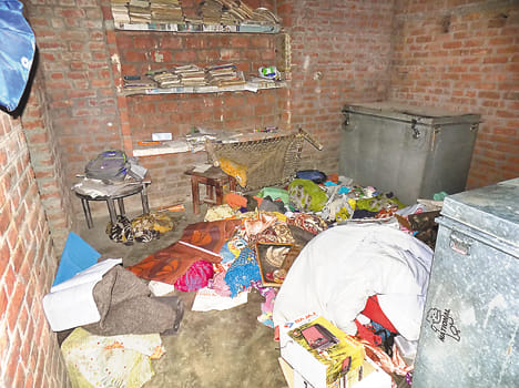 Thieves stolen from the closed house of the military