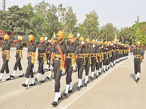  125 recruits take oath of protecting the country