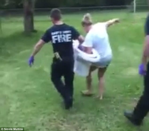 women stuck her hand in toilet