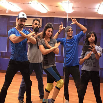While rehearsing for 'Nach Baliye 8' Divyanka Tripathi injured herself