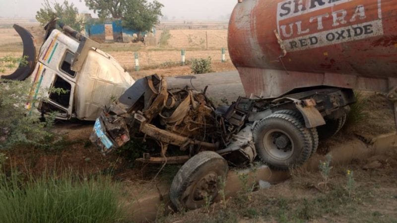 accident at yamuna expressway