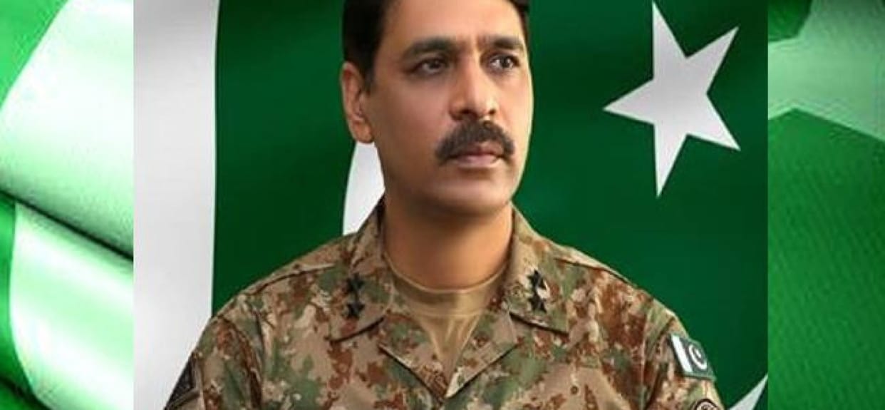 Pak Army spokesperson tweet praising Deepika padukone, later troll