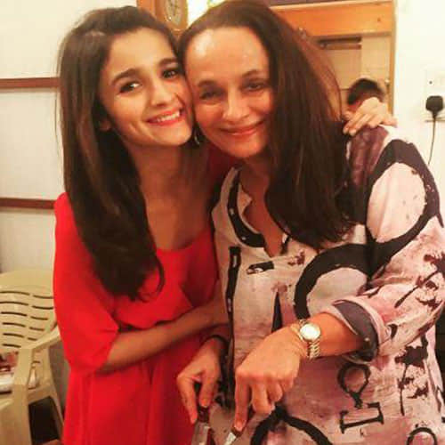 Alia Bhatt Leaves Home Without A Bodyguard, Mummy Soni Razdan Comes To Help
