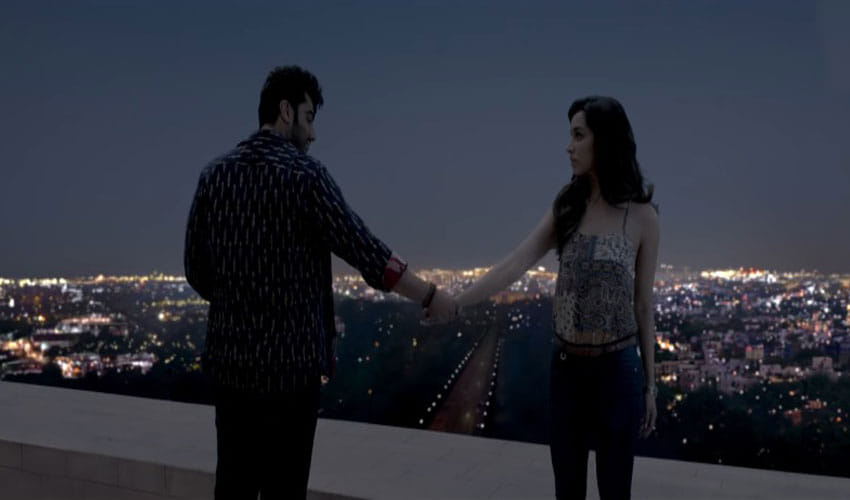 Arjun Kapoor & Shraddha Kapoor's Film 'Half Girlfriend' New Song 'Phir Bhi Tumko Chahunga' Released
