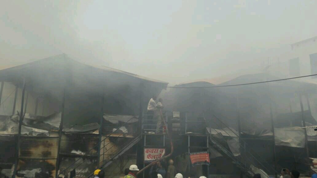 l and t godown caught fire in lucknow