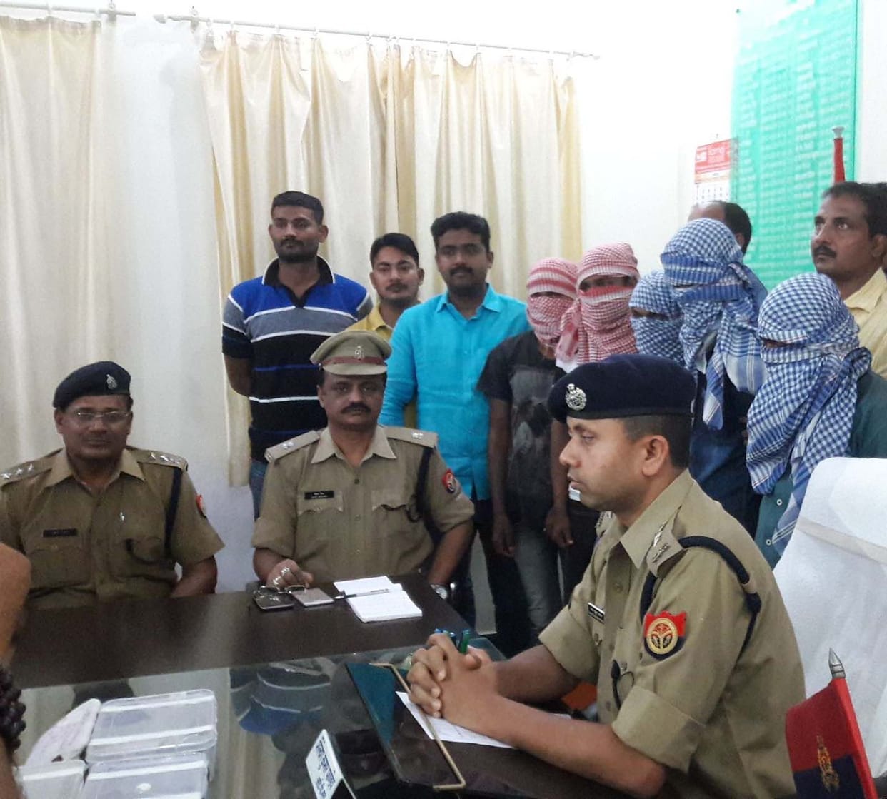 Gang of robbers Busted