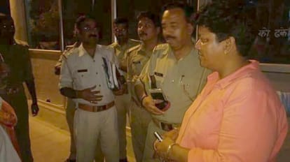 ruckus against minor sisters marriage in lucknow