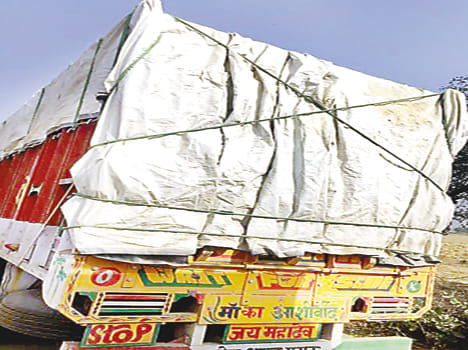 Five trucks mounted by Maarong